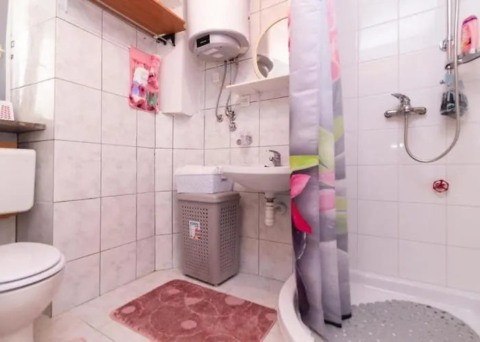 公寓 Niki In Hearth Of *